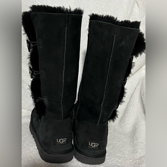 Ugg boots - Picture 1 of 9